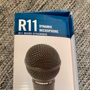 microphone make me an offer